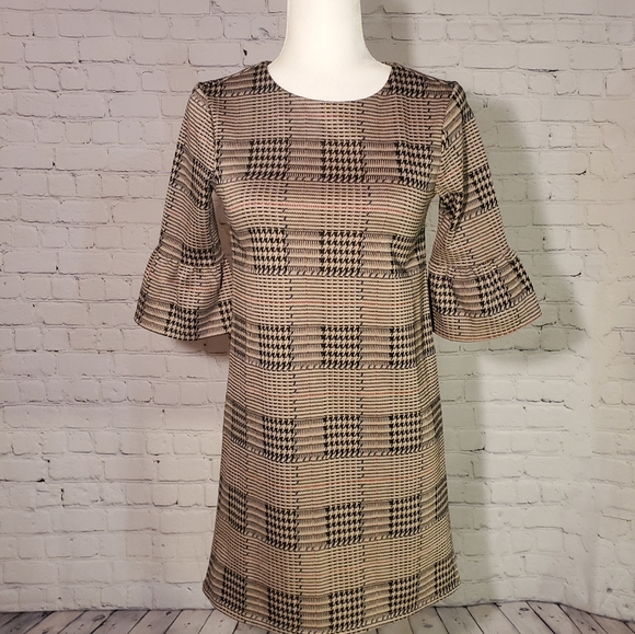 Plaid tan 3/4 sleeve shift dress. Mid thigh - Picture 9 of 11